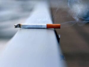 Lee más sobre el artículo Así afecta el humo del tabaco a los fumadores pasivos